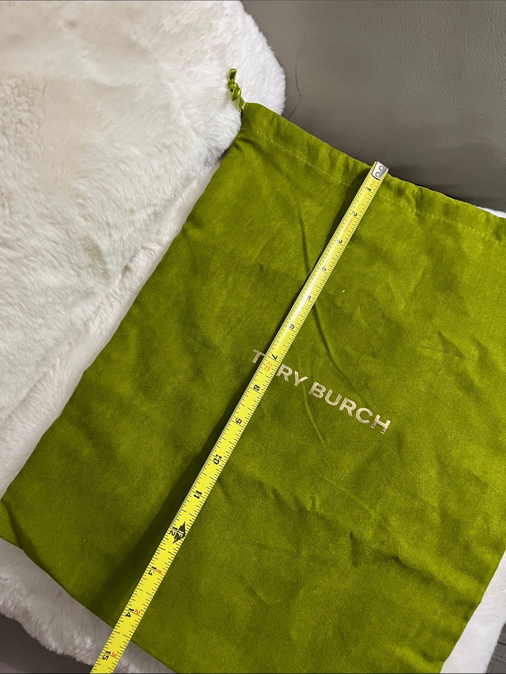 Tory Burch Lime Green Drawstring Dust Bag with Gold Logo - Picture 5 of 5